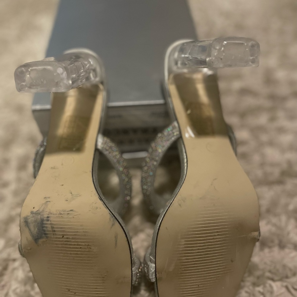 🩶Valenti Franco Silver Glitter Heels🩶 - Picture 6 of 6